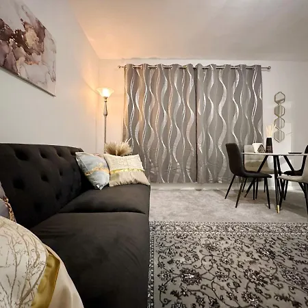 Zoey Place Near Thames River - 2 Double Beds, 1 Single Bed, Spacious, Ideal For Families London Exterior photo