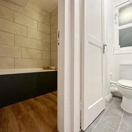 Zoey Place Near Thames River - 2 Double Beds, 1 Single Bed, Spacious, Ideal For Families London Exterior photo