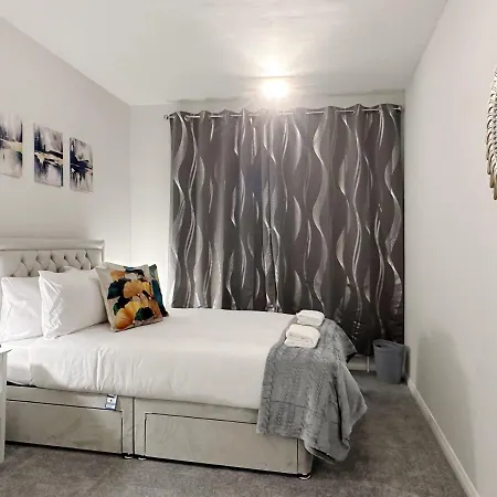 Zoey Place Near Thames River - 2 Double Beds, 1 Single Bed, Spacious, Ideal For Families London Exterior photo