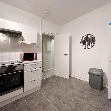 Zoey Place Near Thames River - 2 Double Beds, 1 Single Bed, Spacious, Ideal For Families London Exterior photo