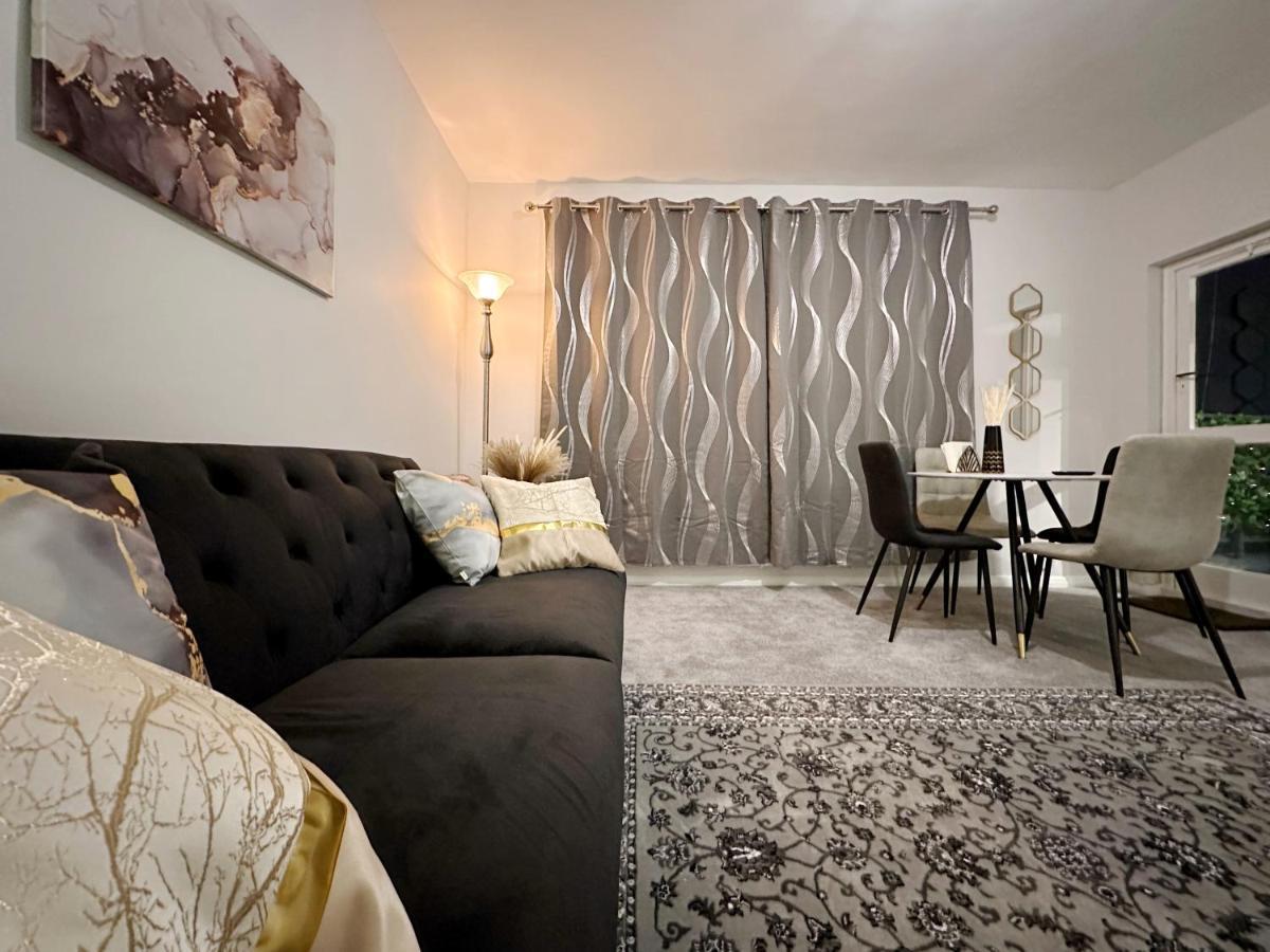 Апартаменты Zoey Place Near Thames River - 2 Double Beds, 1 Single Bed, Spacious, Ideal For Families *