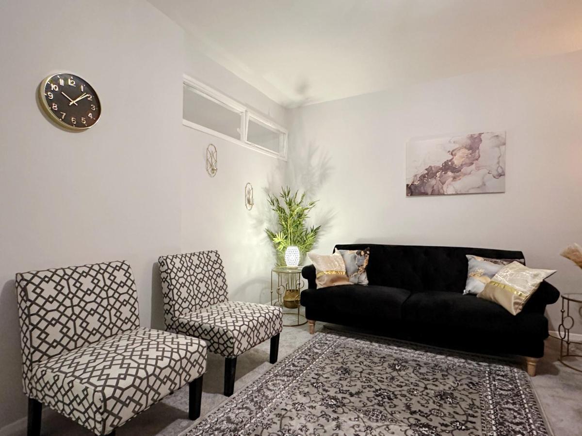Zoey Place Near Thames River - 2 Double Beds, 1 Single Bed, Spacious, Ideal For Families Апартаменты