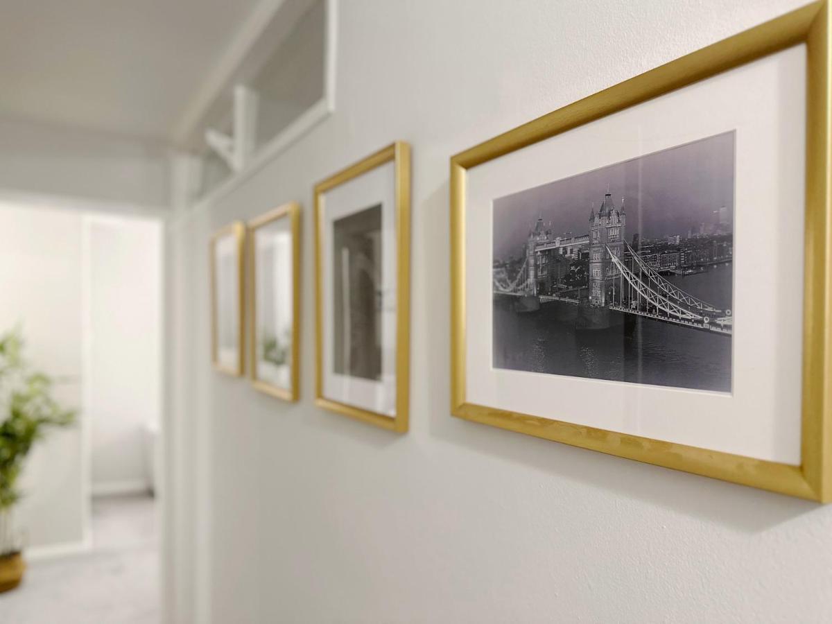 Zoey Place Near Thames River - 2 Double Beds, 1 Single Bed, Spacious, Ideal For Families Апартаменты