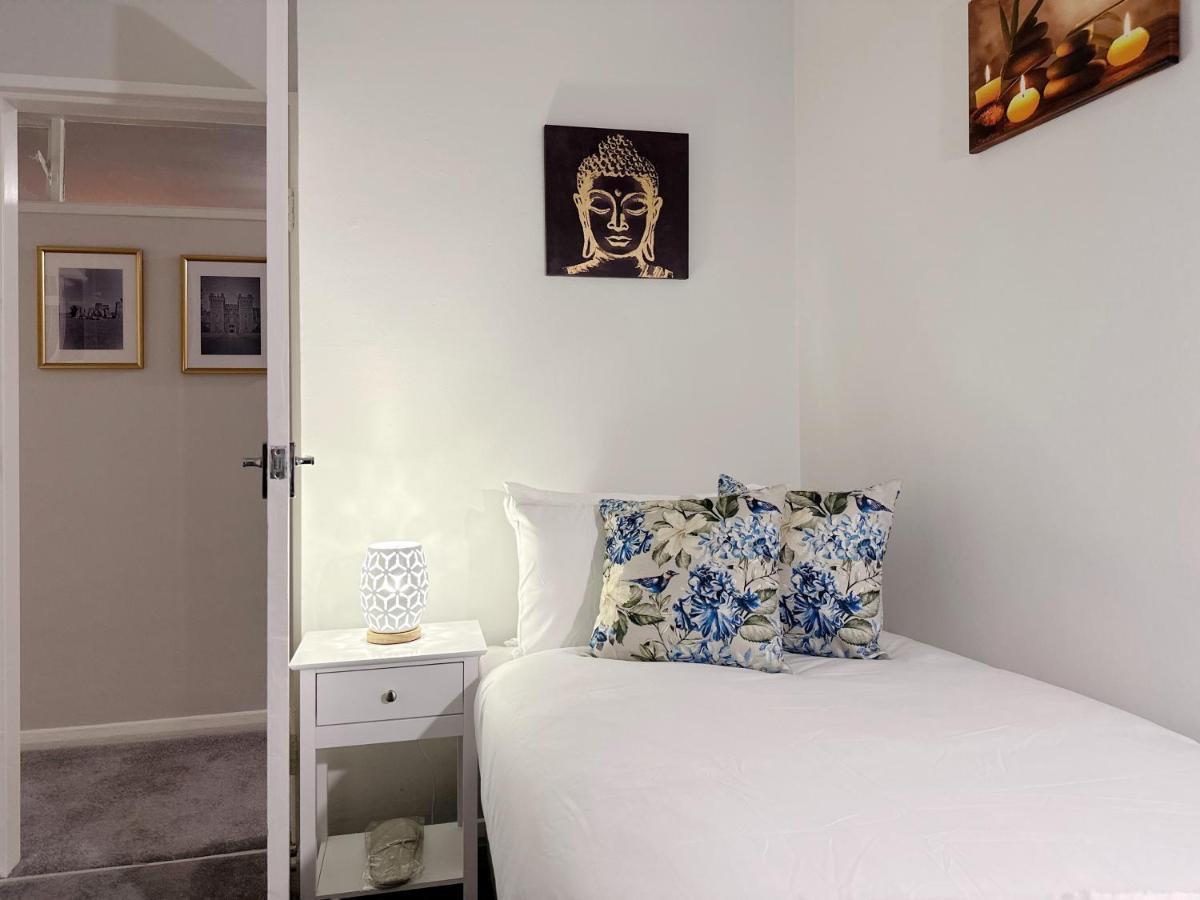 Апартаменты Zoey Place Near Thames River - 2 Double Beds, 1 Single Bed, Spacious, Ideal For Families