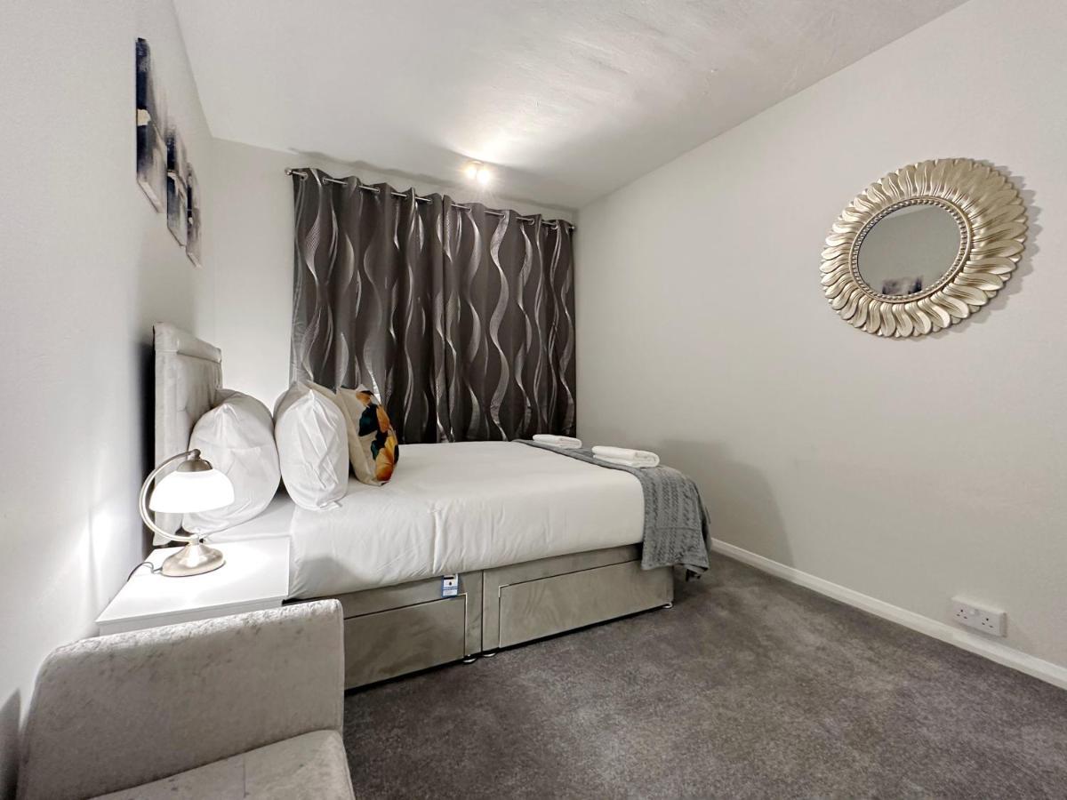 Апартаменты Zoey Place Near Thames River - 2 Double Beds, 1 Single Bed, Spacious, Ideal For Families Лондон